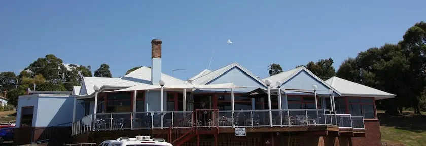 Beauty Point Waterfront Hotel - Image 1