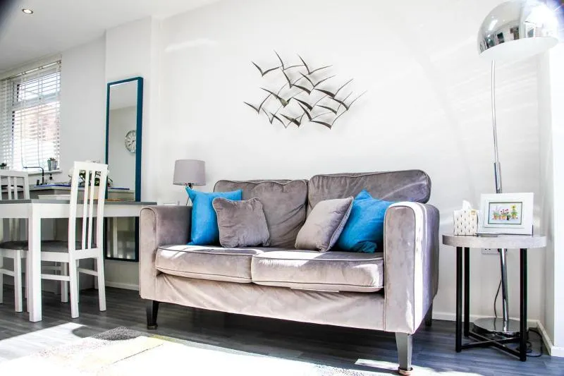 Self-Contained Holiday Accommodation in the Heart of Easingwold with Parking - Image 1