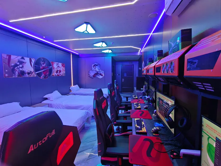 0635 Esports Hotel - Image 1