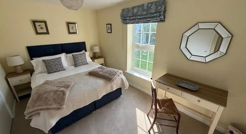 Burn Bungalow, Longtown ideal for stop overs when travelling, 5 minutes from the M6 - Image 1
