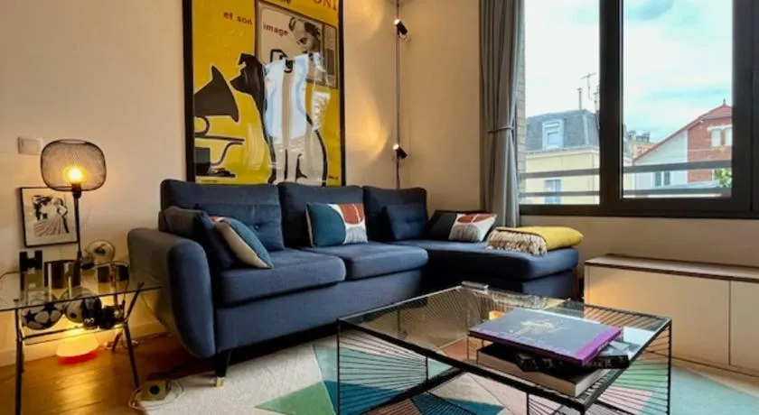 Bright accommodation in Asnières-sur-Seine - Image 1