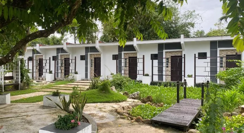 Joyce Garden Hotel - Image 1