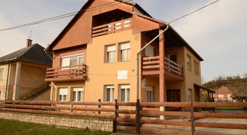 Hutasori Guesthouse - Image 1