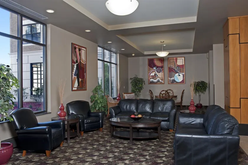 Chicago South Loop Hotel - Image 1