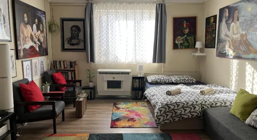 Cosy art studion - Image 1