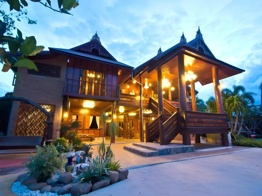 Bueng Bua Thong - Image 1