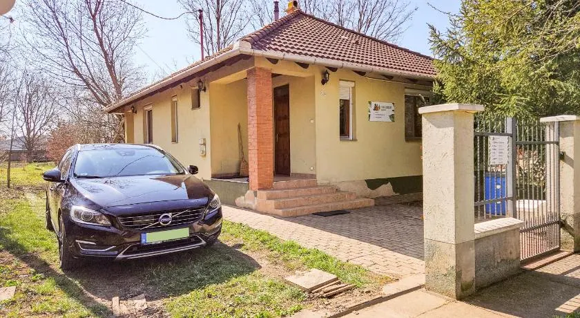 Gyümölcsöskert Szálláshely - Image 1
