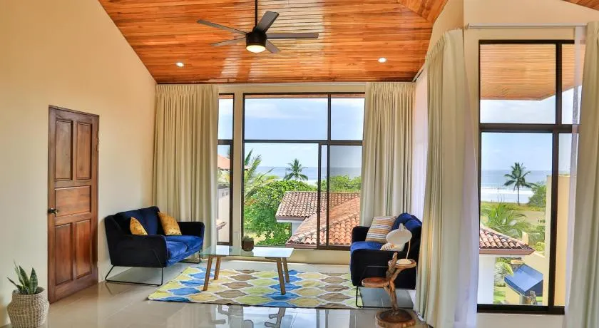 Casa Lapa Oceanside Villa - Image 1