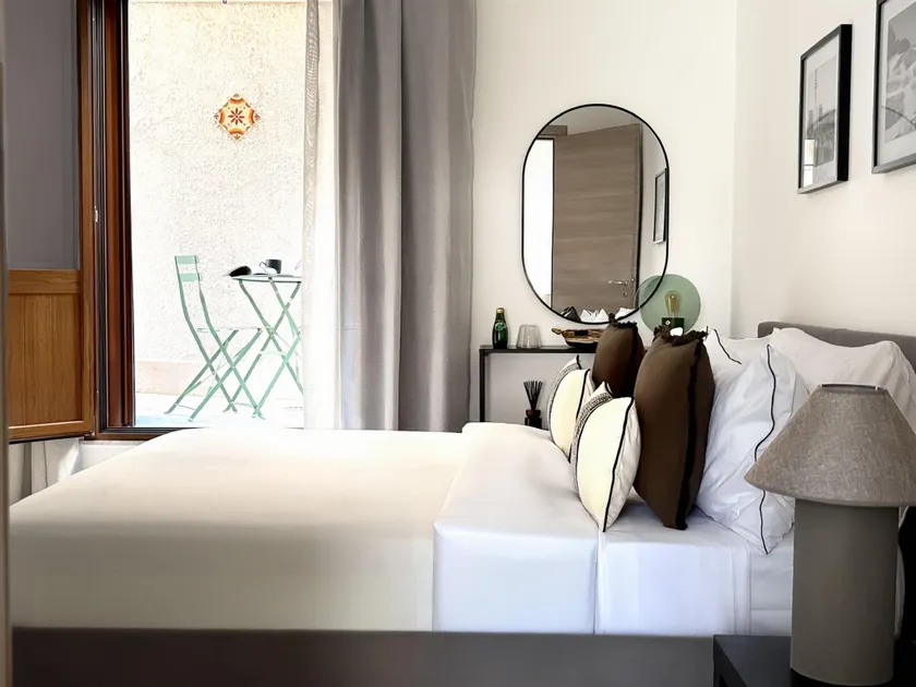La Majolica Appartamento di design con terrazzino privato in centro - Image 1
