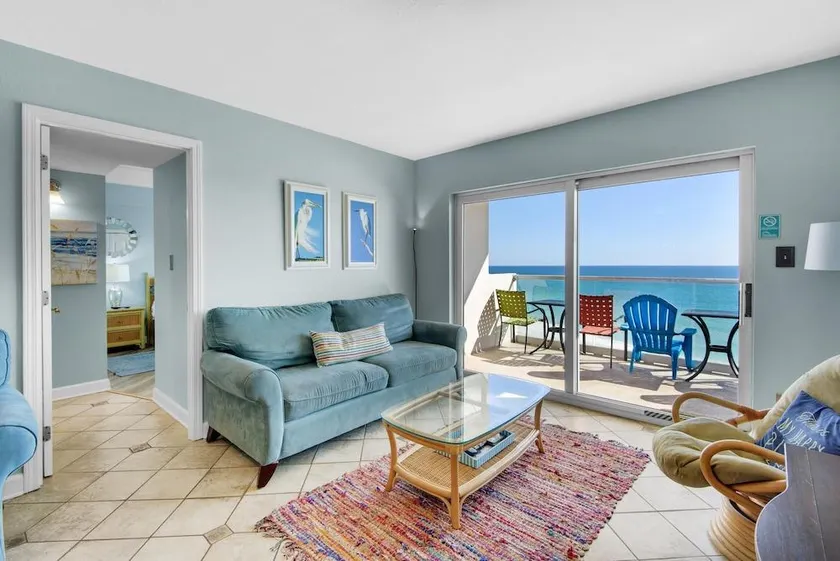 Appartement en copropriété avec piscine | Vue plage | Idéal pour le télétravail - Image 1