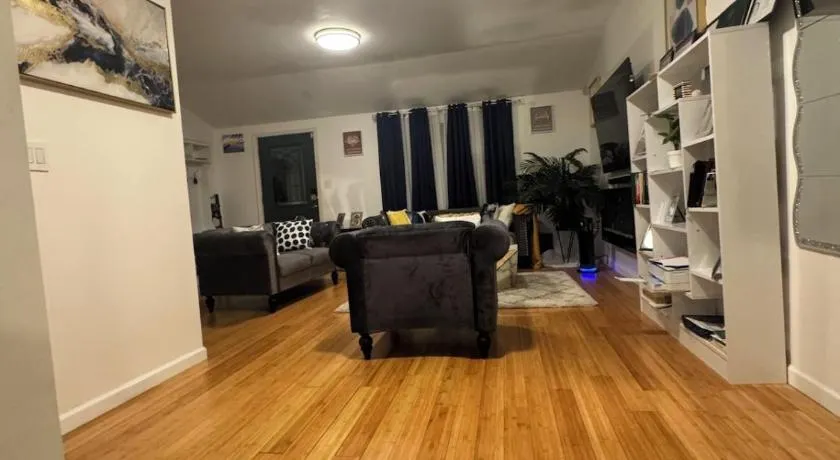 Comfortable Home Near Everything - Image 1
