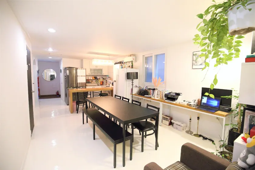 Zibro S Guesthouse - Image 1