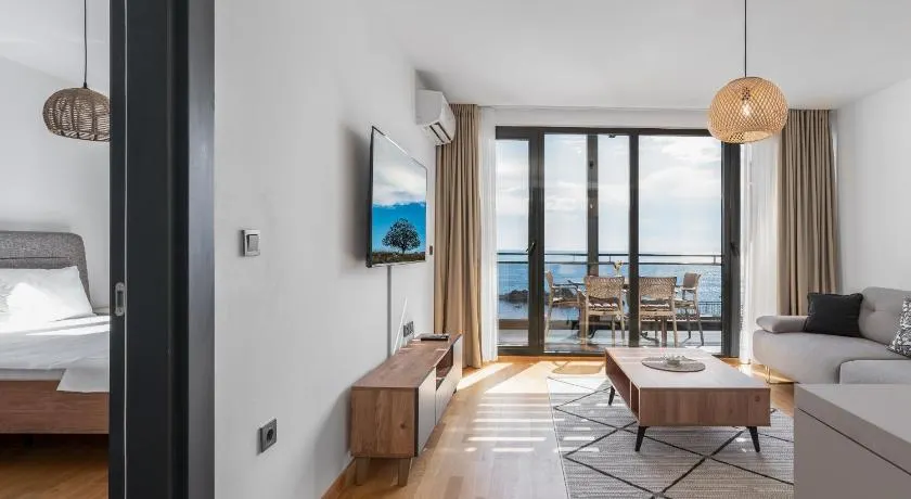 Vista Seaview - Image 1