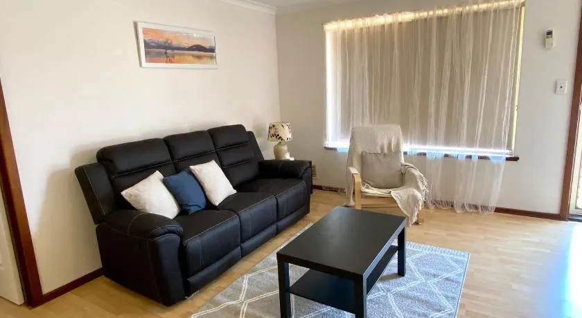 Forrest Holiday Unit Bunbury - Image 1