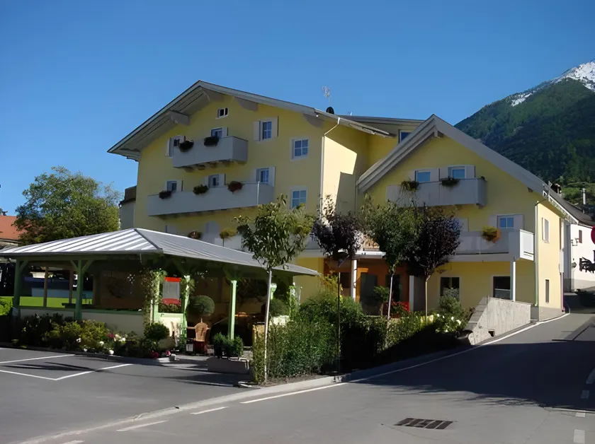 Sankt Johann Suites & Apartments - Image 1