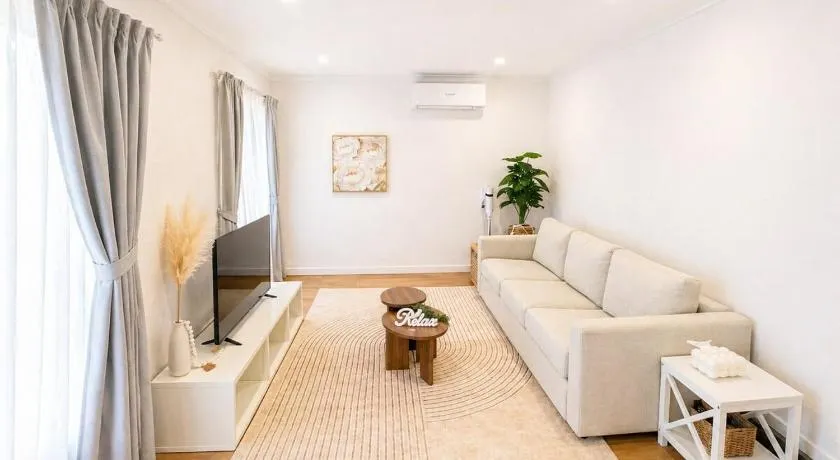 Hillcrest 3Bed home close to Grand and Calamvale plaza - Image 1