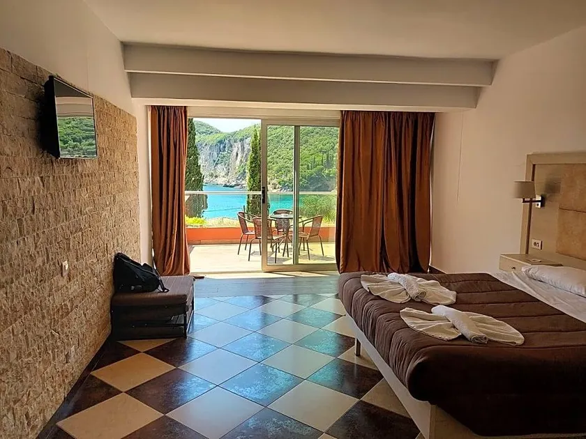 Blue Princess Beach Hotel & Suites - Image 1