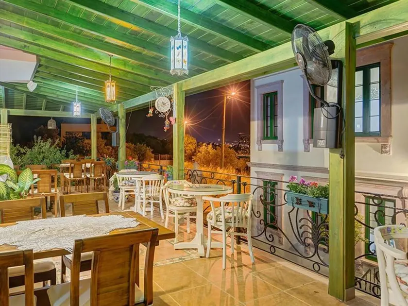 Cunda Esen Hotel - Image 1