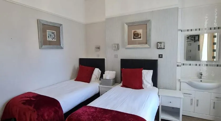 Clifton Villa - Southport - Image 1