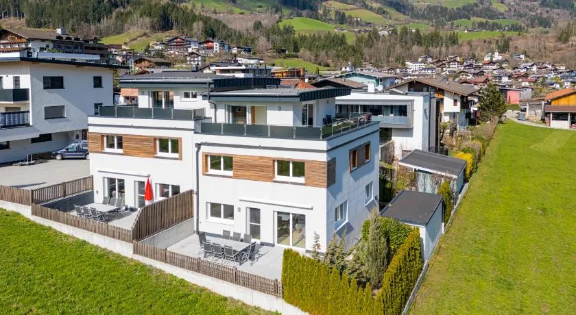 H19 - Modernes Ferienhaus 145qm, 3SZ, Wellnessbereich mit Sauna und Dachterrasse mit Panoramablick, Kühlen und Heizen mit Geothermie - Image 1