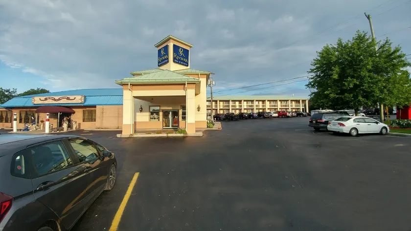 Riviera Inn And Suites 1000 Islands - Image 1