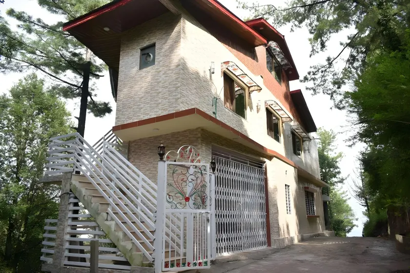 Janjua lodges Murree - Image 1