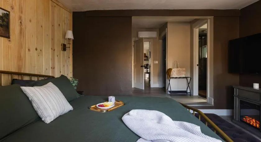Comfy Home with Game Room & Back Yard - Kid Friendly - Image 1