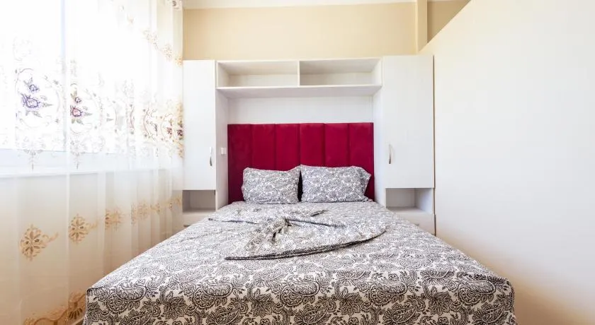 Reis Apartments - Image 1