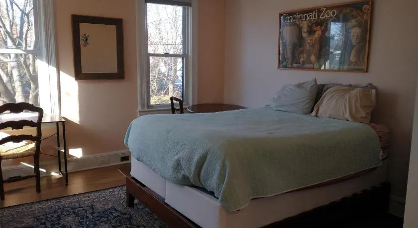 3 Bedroom Apartment 30 Minutes to New York No Car Needed - Image 1