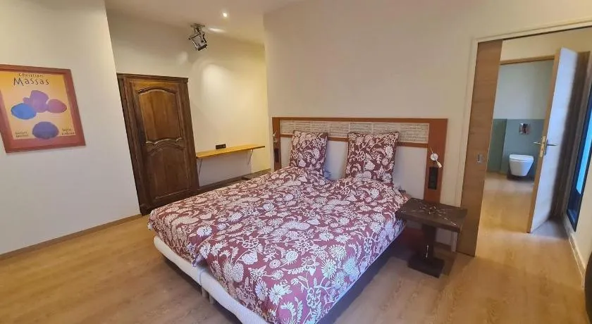 Chambre Amédée PMR chic avec Wi-Fi et petit déjeuner inclus - FR-1-590-479 - Image 1