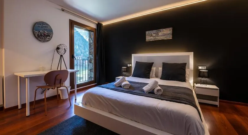Barthe Holidays I Apartamento moderno en Arinsal 4PAX I Confort, Vistas, Parking I Pic Negre - Image 1