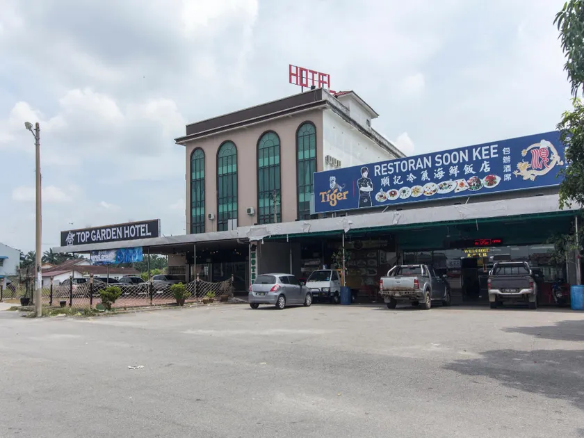 Top Garden Hotel - Image 1