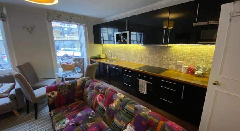 City Centre - Rivers Street, quiet 2 bed ground floor Georgian garden Apartment - Image 1
