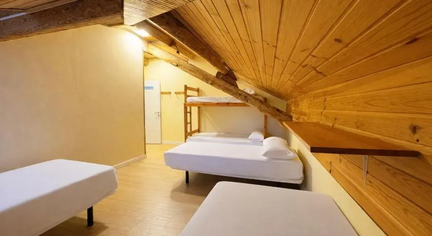 Albergue Pájaro L - Image 1