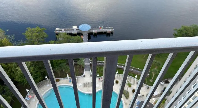 Penthouse Close to Disney area and Malls water view - Image 1