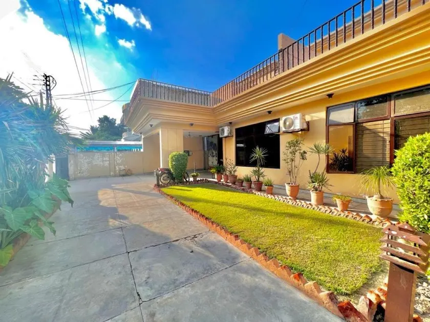 Step Inn Guest House Lahore - Image 1