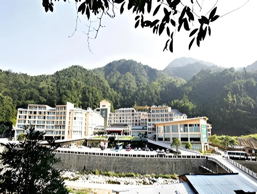 Mangshan Forest Hot Spring Tourism Resort - Image 1
