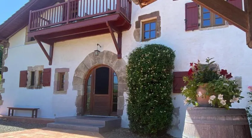 Maison Ameztoia XVe siècle chambres d'hôtes Navarraises - Image 1