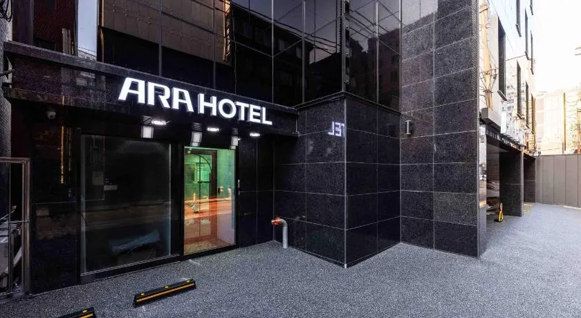 ARA Hotel - Image 1