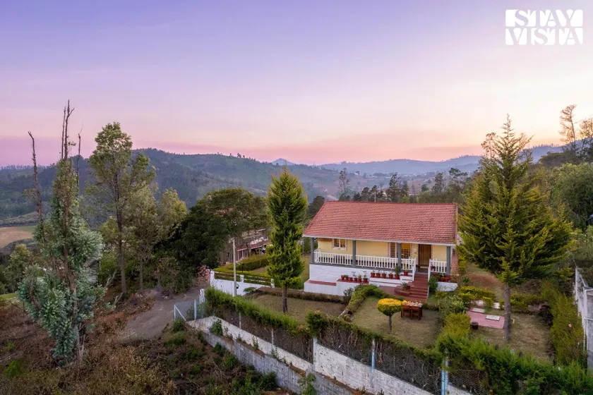 StayVista at Zolas Retreat 2BHK Pet Friendly - Image 1