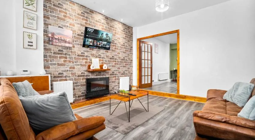 Birmingham 1 Bedroom Apartment - Image 1