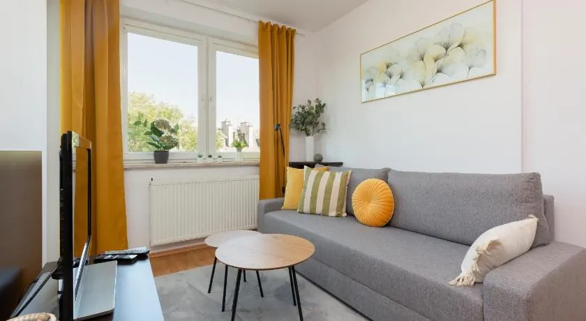 Cozy Apartment with Balcony Warszawa by Noclegi Renters - Image 1