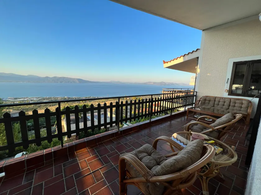 Holiday Home With Unique Views And Private Garden - Image 1