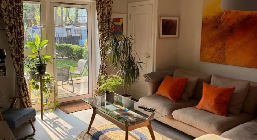Stylish Art Apartment with Canal - Image 1
