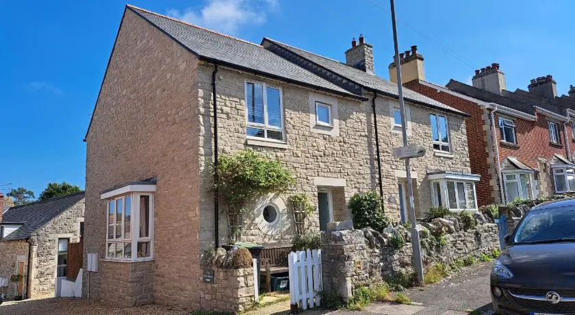 St Marks Cottage - Image 1