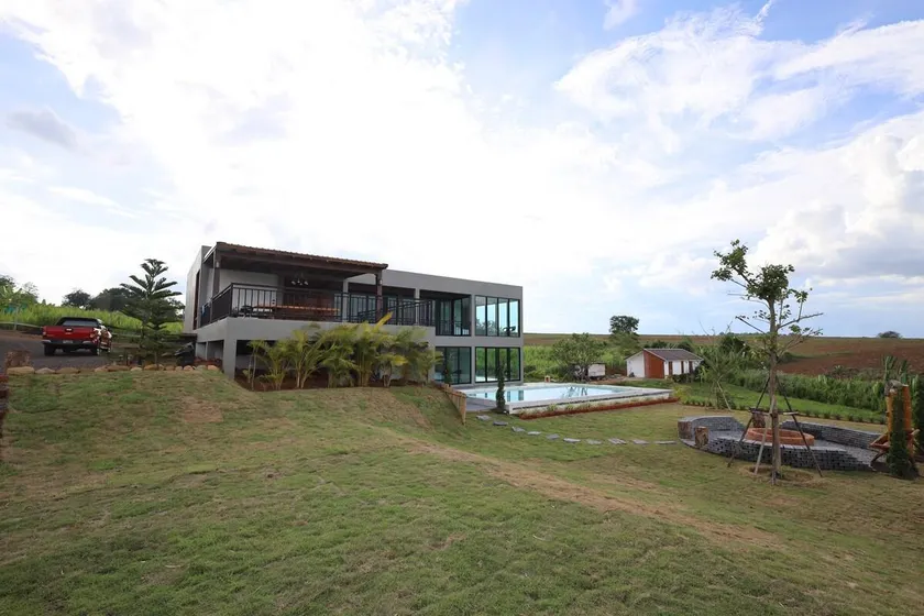 Million Stars Poolvilla and Glamping - Image 1