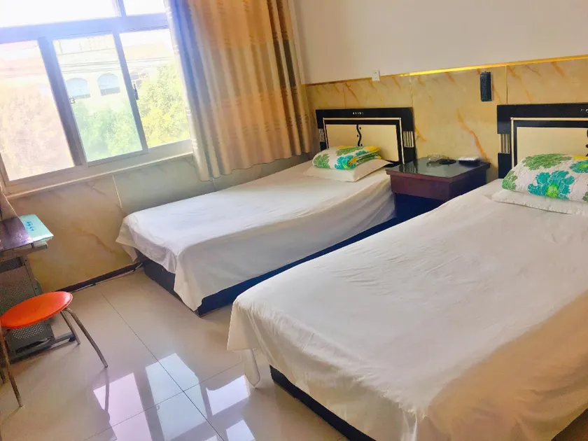 Jixiang Hotel - Image 1