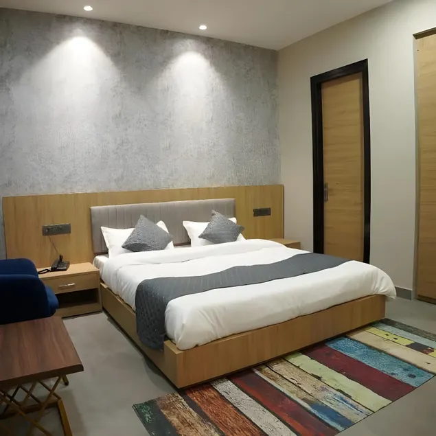 HOTEL CENTRAL PARK - Image 1