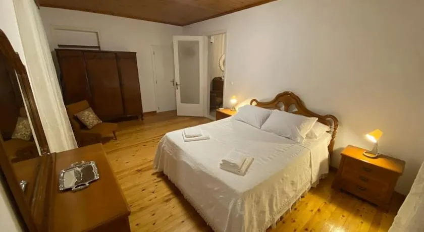 Bee Home - Holiday Cottage - Image 1