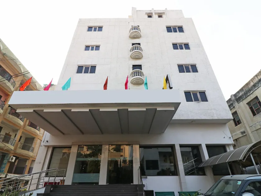 Capital O 3768 Hotel Atithi - Image 1